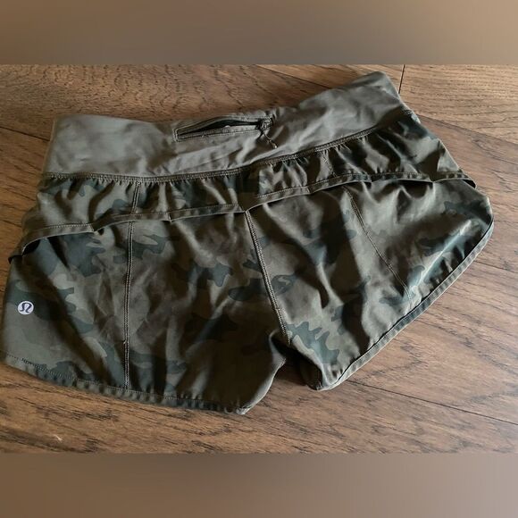 Lululemon OG Camo Speed Shorts - Picture 4 of 7